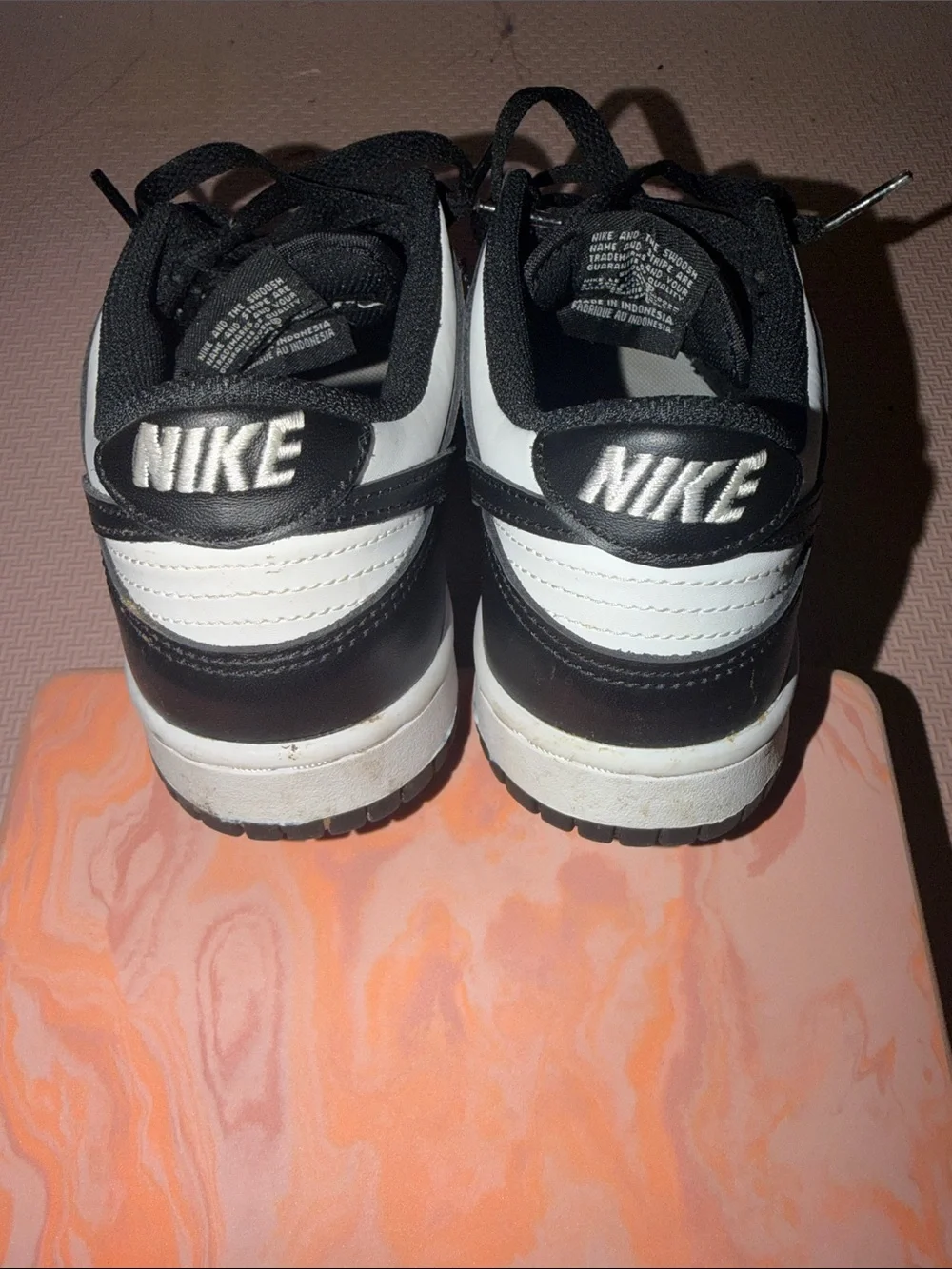 Nike Panda Low Dunks (Size: 6 Youth)